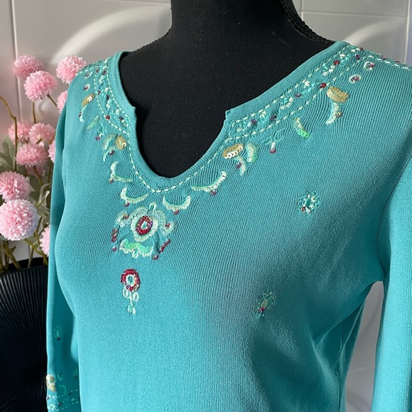 Joseph A. Women's Turquoise with Sequins & Embroidery Top Size Large - Picture 2 of 7
